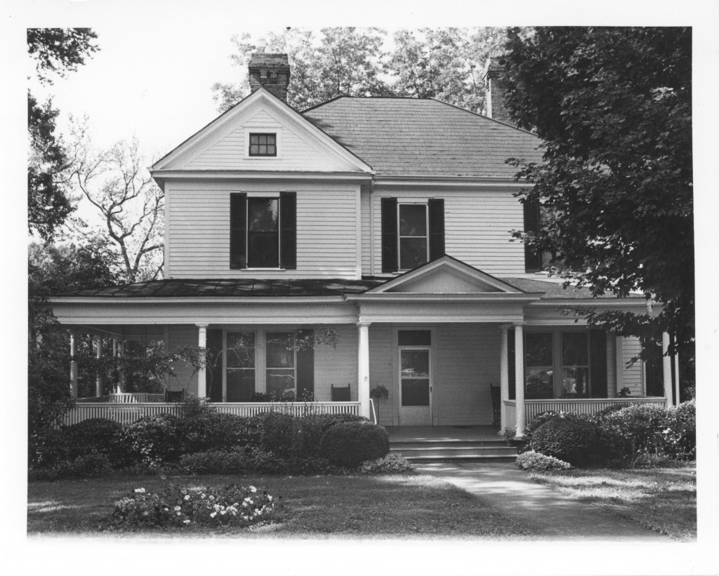 The Black family home, on Concord Road (circa 1987).