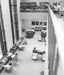 Library's social study space in 1977